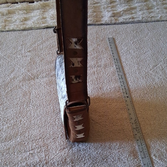 STS Ranchwear Tan and Cream Crossbody Bag - Picture 11 of 12